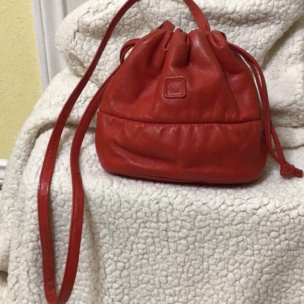 ANNE KLEIN BY Calderon  VEGAN RED PURSE BUCKET BAG